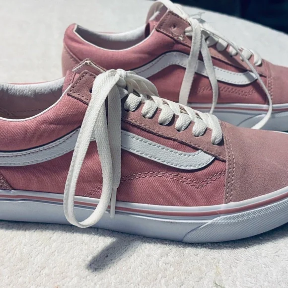 Brand New Vans Suede Sneakers Women’s Size 6.5 (men 8) - box 19 - Picture 3 of 6